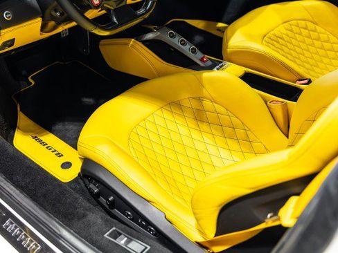 Used 2016 Ferrari 488 GTB RWD image 35