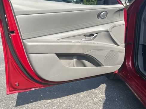 Used 2024 Hyundai Elantra SEL FWD image 14