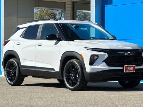New 2026 Chevrolet TrailBlazer LT w/ Convenience Package image 2