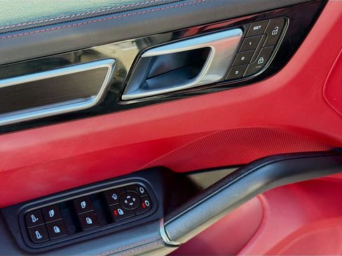 Used 2023 Porsche Cayenne GTS image 23