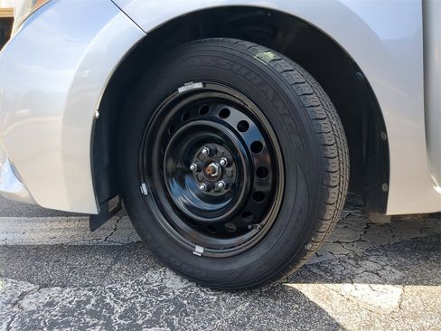 Used 2015 Toyota Corolla L image 30