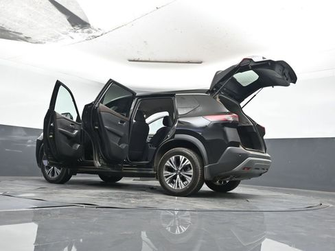 Used 2023 Nissan Rogue SV image 43