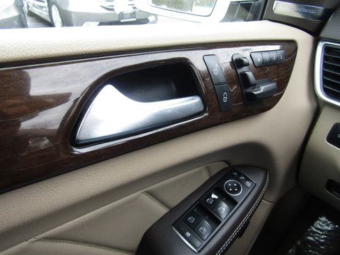 Used 2015 Mercedes-Benz GL 320 BlueTEC 4MATIC image 41