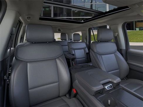 New 2026 Ford Expedition Active image 10