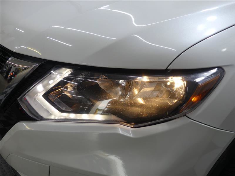 Used 2017 Nissan Rogue SV w/ SV Premium Package FWD image 12