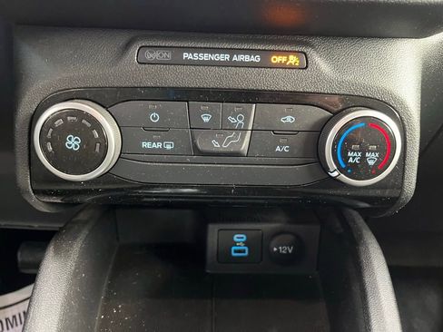 Used 2022 Ford Escape SE image 15