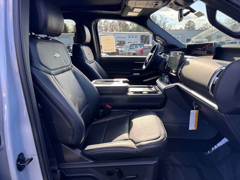 New 2025 Ford Expedition Platinum w/ Stealth Performance Package image 30