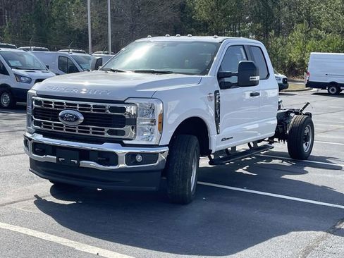 New 2026 Ford F350 XL w/ XL Chrome Package AWD/4WD image 5