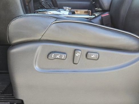 Used 2014 INFINITI QX80 w/ Theater Package image 23