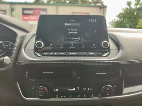 Used 2023 Nissan Rogue SL image 18