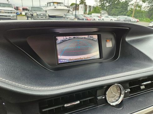 Used 2013 Lexus ES 350 w/ Premium Pkg FWD image 26