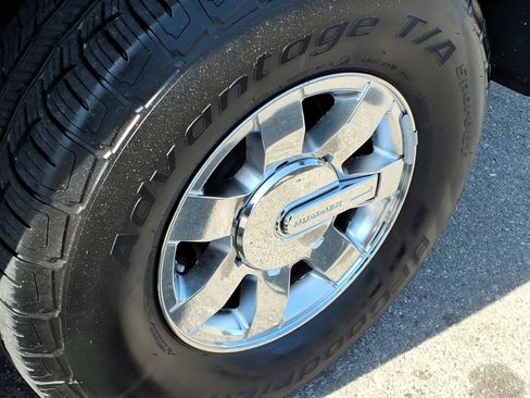 Used 2006 HUMMER H3 AWD/4WD image 12