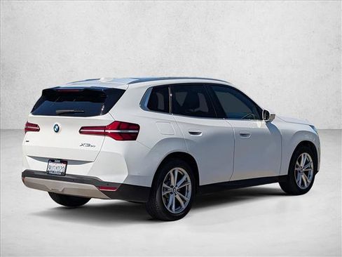 Used 2025 BMW X3 xDrive30i w/ Convenience Package AWD/4WD image 5