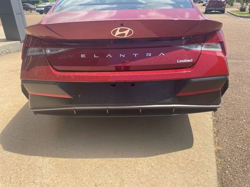 Certified 2024 Hyundai Elantra Limited image 6