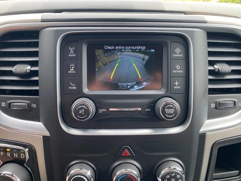Used 2018 RAM 1500 Classic SLT AWD/4WD image 16