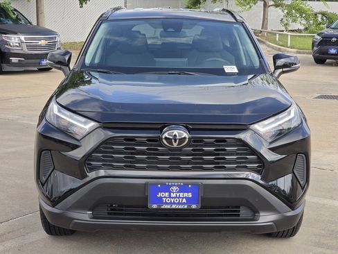 Used 2025 Toyota RAV4 XLE FWD image 3