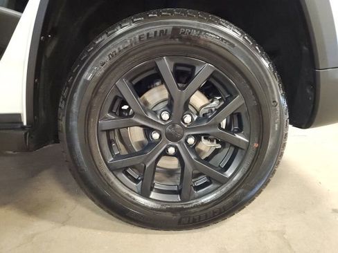 Used 2022 Jeep Grand Cherokee Limited AWD/4WD image 25