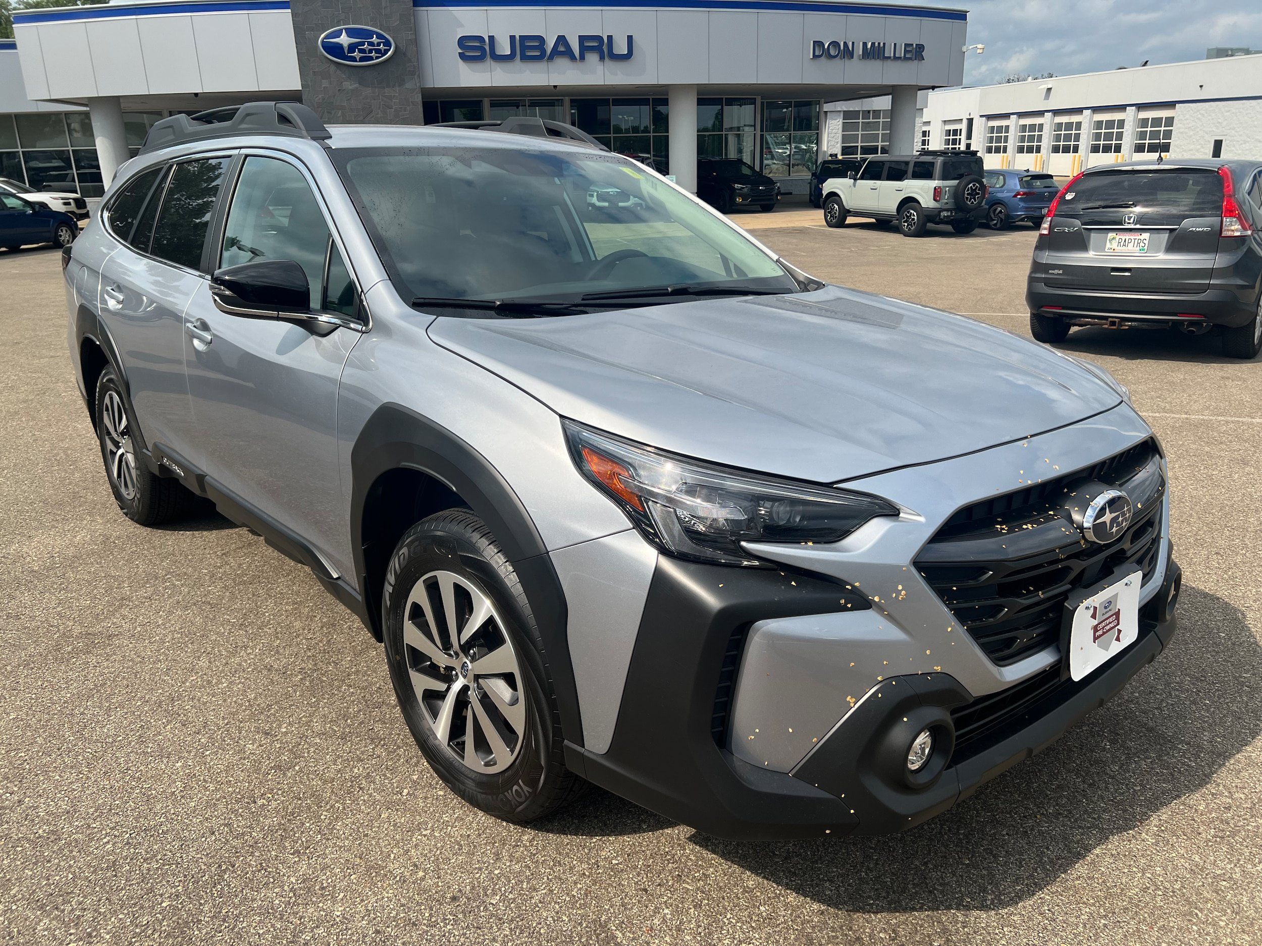 Certified 2025 Subaru Outback Premium AWD/4WD image 1