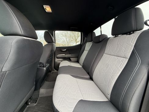 Used 2023 Toyota Tacoma TRD Off-Road image 30