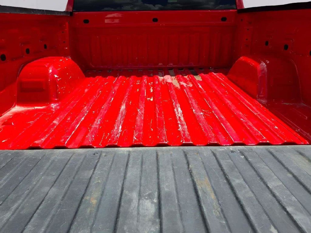 Used 2025 Chevrolet Silverado 1500 LT RWD image 9