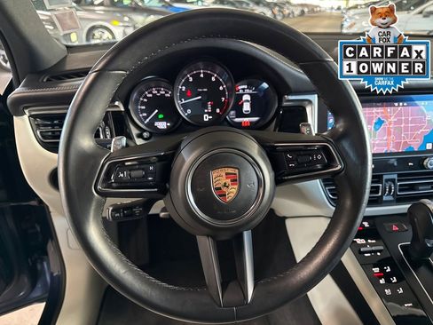 Used 2023 Porsche Macan Turbo image 17