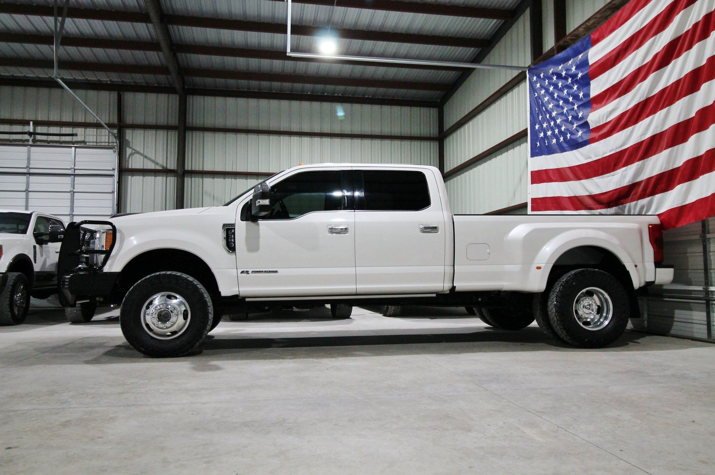 Used 2019 Ford F350 Platinum w/ Platinum Ultimate Package AWD/4WD image 5