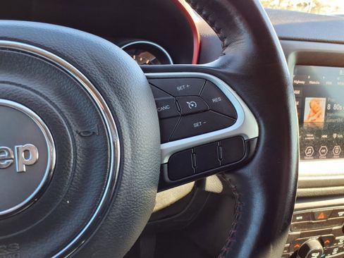 Used 2019 Jeep Compass Trailhawk image 16