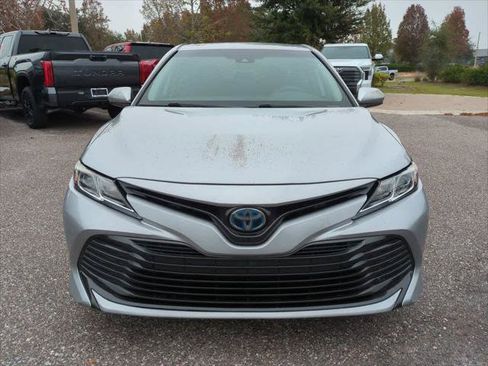 Certified 2019 Toyota Camry LE image 9