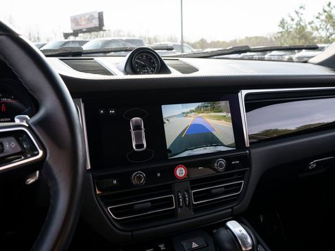 Used 2022 Porsche Macan Base w/ Premium Package Plus image 25