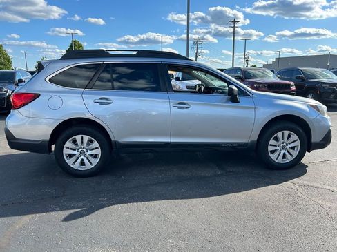 Used 2018 Subaru Outback 2.5i AWD/4WD image 8