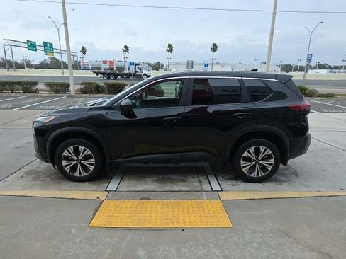 Used 2023 Nissan Rogue SV image 7