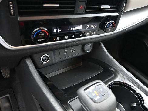 Used 2023 Nissan Rogue SV image 20