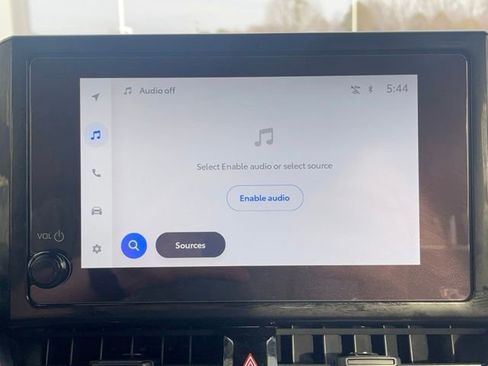 Used 2024 Toyota Corolla Cross L image 9