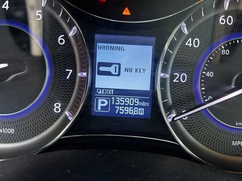 Used 2017 INFINITI QX80 4WD w/ Driver Assistance Package image 3