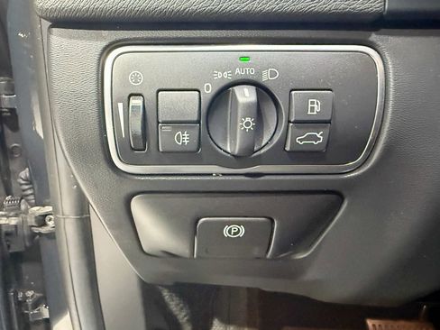 Used 2015 Volvo S60 T5 Premier image 11