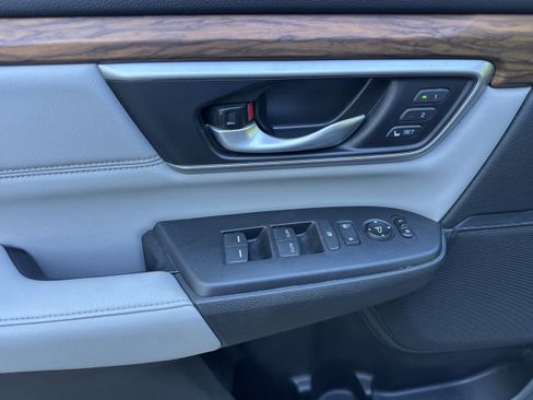 Used 2020 Honda CR-V Touring image 9
