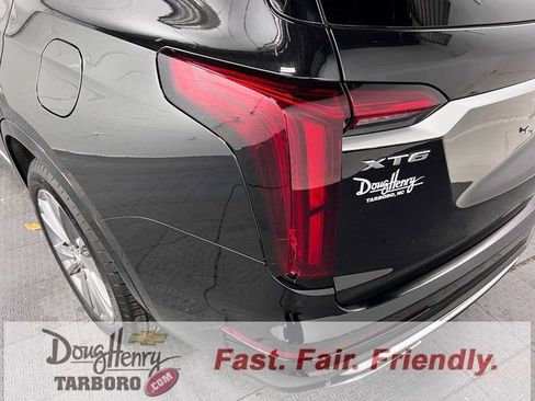 Used 2025 Cadillac XT6 Premium Luxury image 13