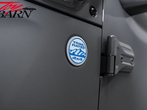 Used 2023 Jeep Wrangler Unlimited Sahara AWD/4WD image 11
