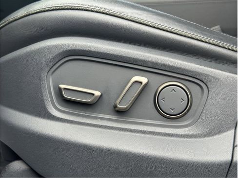 Used 2022 Rivian R1T Adventure image 19