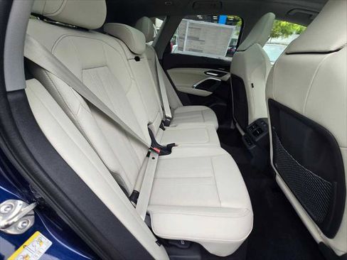 New 2025 Audi Q5 Prestige image 14