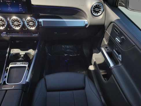 Used 2026 Mercedes-Benz GLB 250 w/ Exclusive Package image 15