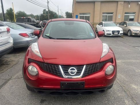 Used 2011 Nissan Juke SV image 2