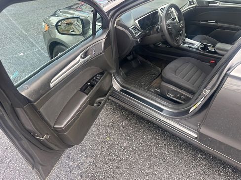 Used 2014 Ford Fusion SE image 14