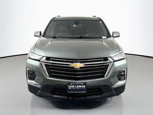 Used 2023 Chevrolet Traverse LT FWD image 2