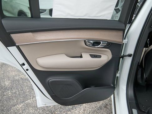 New 2026 Volvo XC90 B6 Plus w/ Protection Package Premier image 19