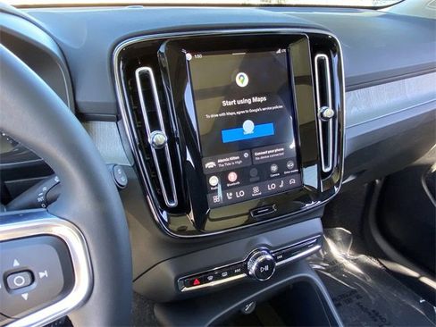 New 2026 Volvo XC40 B4 Core image 22