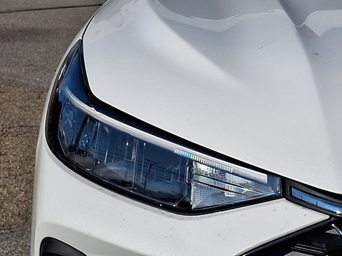 Certified 2024 Ford Escape ST-Line w/ Tech Pack #1 image 9