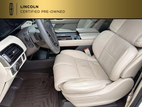 Certified 2021 Lincoln Navigator Reserve w/ Luxury Package AWD/4WD image 9