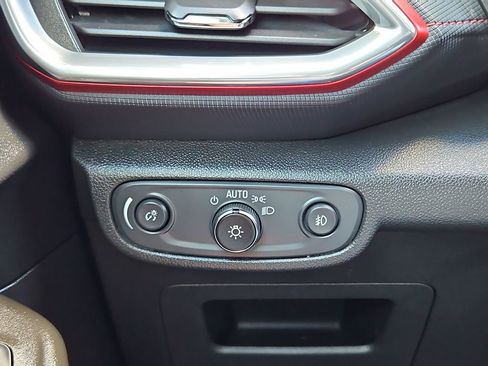 Used 2023 Chevrolet TrailBlazer RS image 14