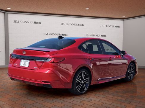Used 2025 Toyota Camry XSE FWD image 8